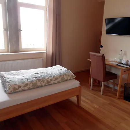 게스트하우스 Im Bahnhof - Gaestezimmer -