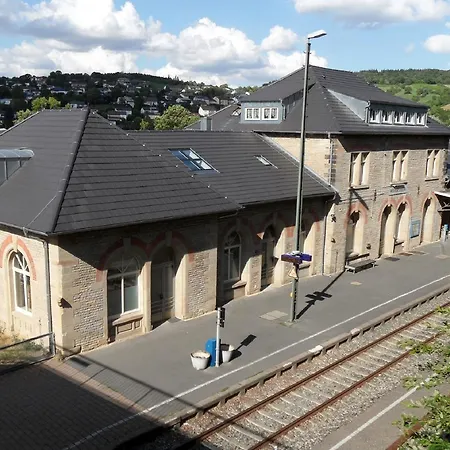 Gasthof Im Bahnhof - Gästezimmer - Weikersheim